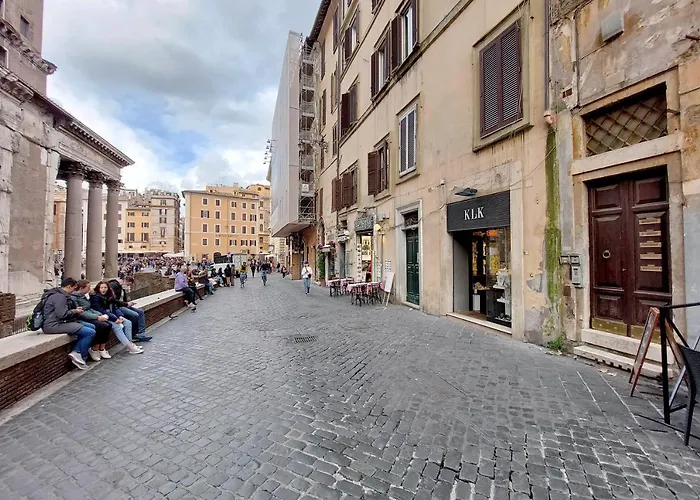 The Pantheon View In The Heart Of